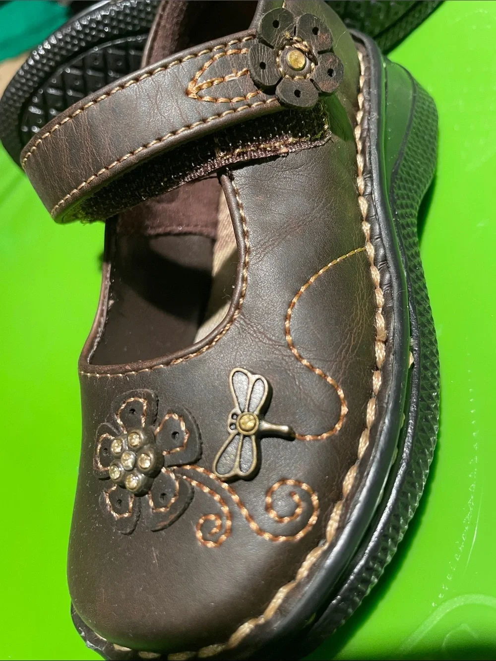 Girls Brown Floral Mary Jane Dress Shoes with Hook-and-Loop Strap
